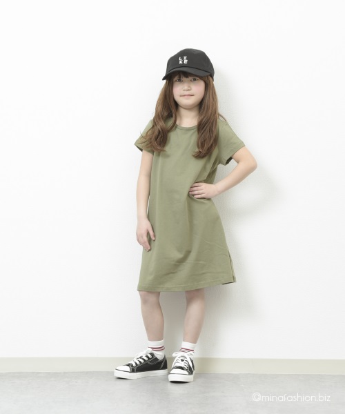 大人色カーキで作るシャツワンピコーデ