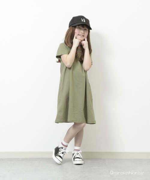 大人色カーキで作るシャツワンピコーデ