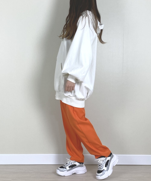 bohmal タックセンタープレスワイドパンツ ¥3,990（税込）