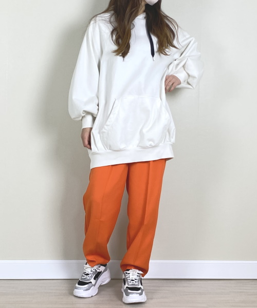 bohmal タックセンタープレスワイドパンツ ¥3,990（税込）