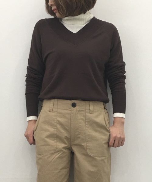 DoCLASSE シルクフィール・Vネックラグランセーター