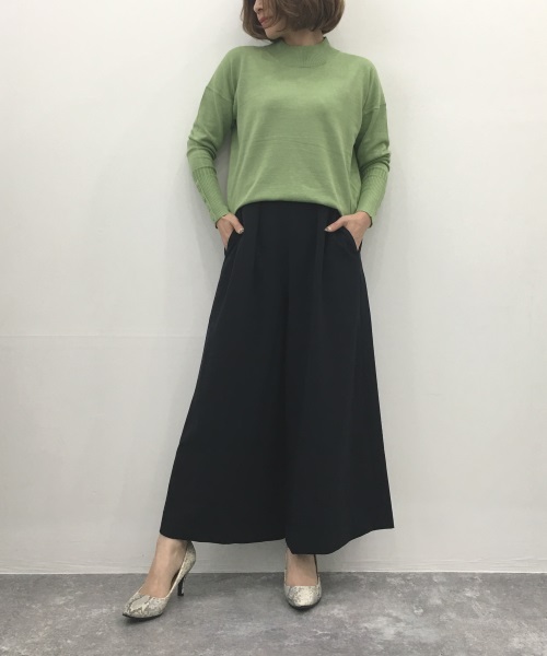 DoCLASSE シルクフィール・ボタンデザインセーター