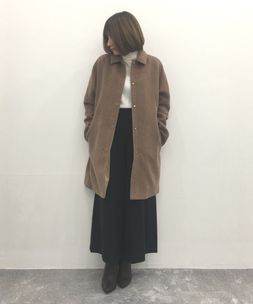 秋冬どちらも使えるDoCLASSEマジカルサーモリバーシブル・ウールコートの着用レビュー