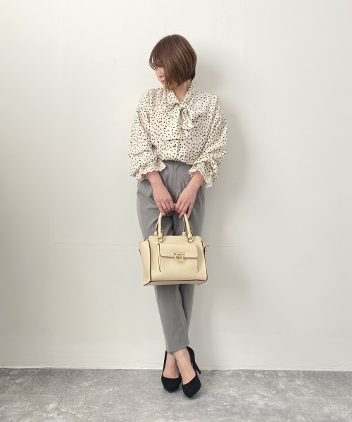 REAL CUBE ボウタイドットデザインボタンブラウス