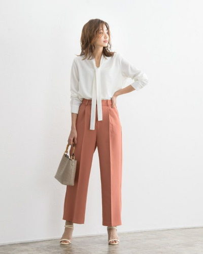 Pierrotタイ付きブラウス2,990円