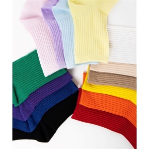 WEGOリブ無地ソックス330円