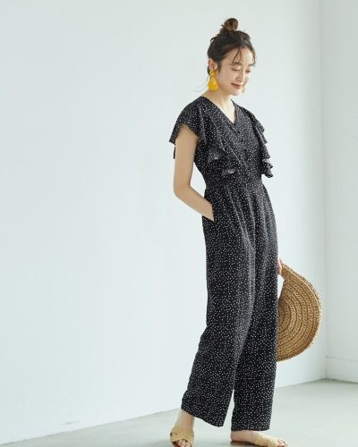 2020年30代女性の春夏トレンドファッション・ジャンプスーツ
