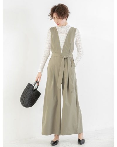 2020年30代女性の春夏トレンドファッション・ジャンプスーツ