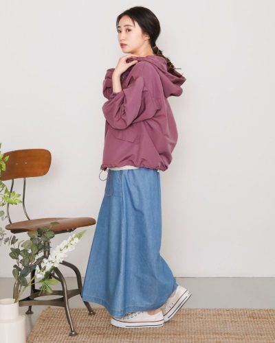 2020年30代女性の春夏トレンドファッション・マウンテンパーカー