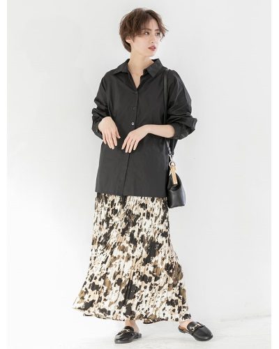 2020年30代女性の春夏トレンドファッション・プリーツ素材