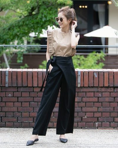 2020年30代女性の春夏トレンドファッション・プリーツ素材