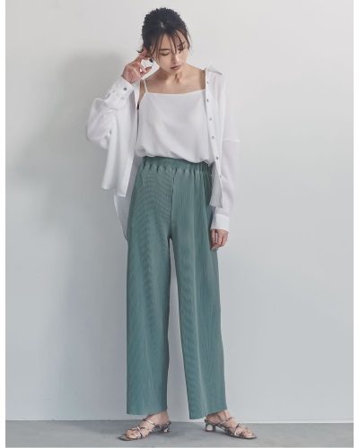 2020年30代女性の春夏トレンドファッション・プリーツ素材