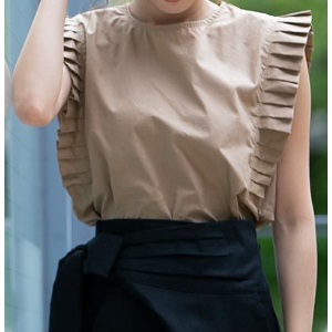 神戸レタス・ショルダープリーツトップス/1,700円