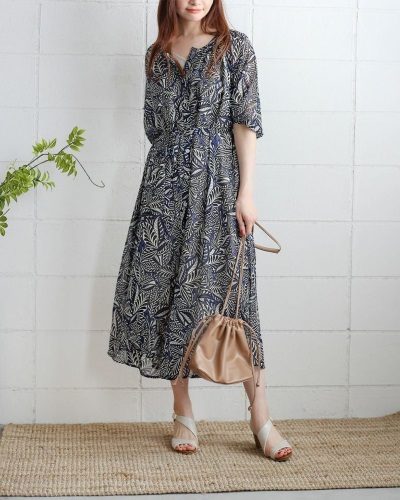 2020年30代女性の春夏トレンドファッション・ネイチャー柄