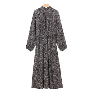 Pierrot・ハイネック花柄ワンピース/3,590円