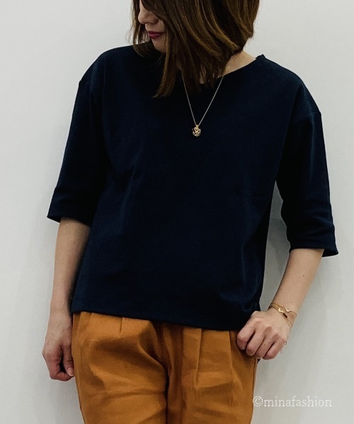 DoCLASSE　ドゥクラッセTシャツ・抜け感Vネック　4,389円（税込）