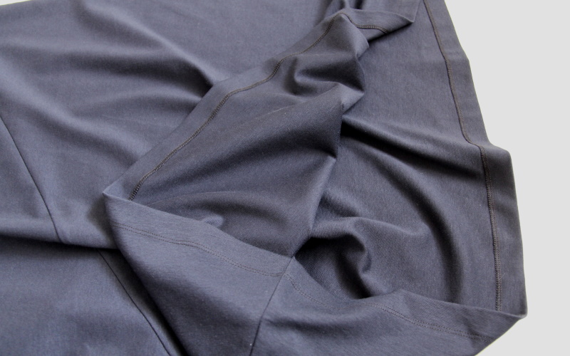 DoCLASSE　シルキーコットン・アシメネックワンピース　5,489円（税込）