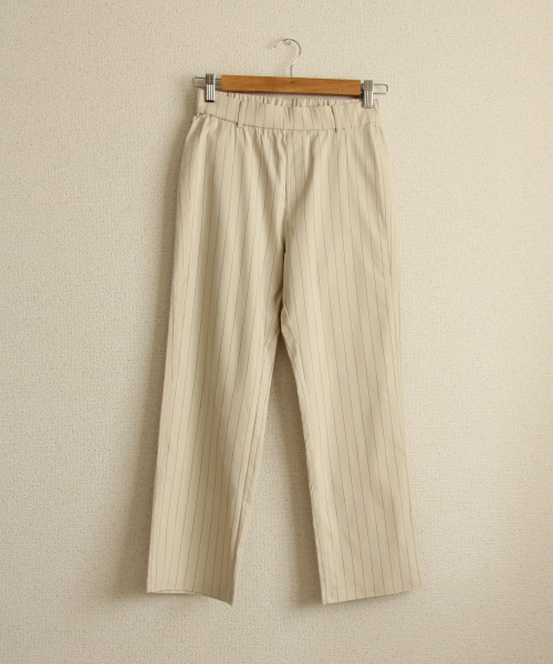 DoCLASSE　ドライタッチ・美脚ストレートパンツ／63㎝　5,489円（税込）