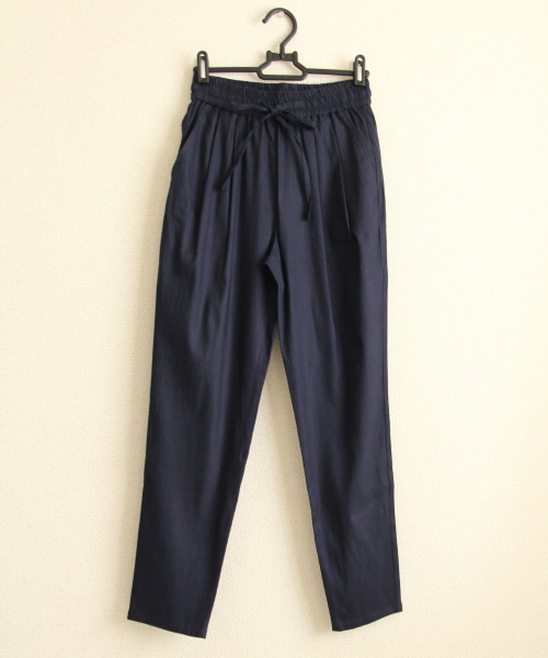 DoCLASSE　ストレッチリネン・イージーテーパード　6,589円（税込）