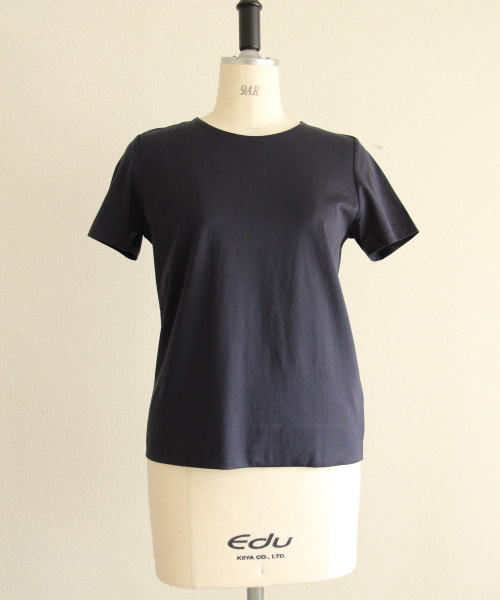 DoCLASSE　ドゥクラッセTライト・クルーネック／半袖　3,289円（税込）