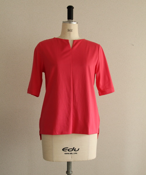 DoCLASSE　ドゥクラッセTライト・キーネック／5分袖　4,389円（税込）