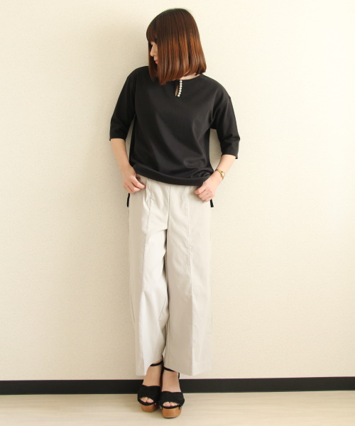 DoCLASSE ドゥクラッセTシャツ・パール使いキーネック 5,489円(税込)