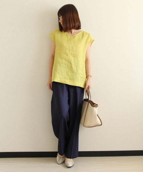 DoCLASSE ストレッチリネン・スマートワイド 7,689円(税込)