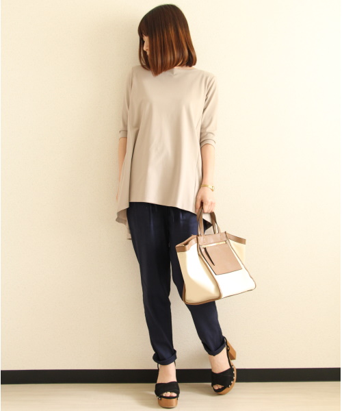 DoCLASSE ドゥクラッセTシャツ・ラウンドフレア 4,389円(税込)