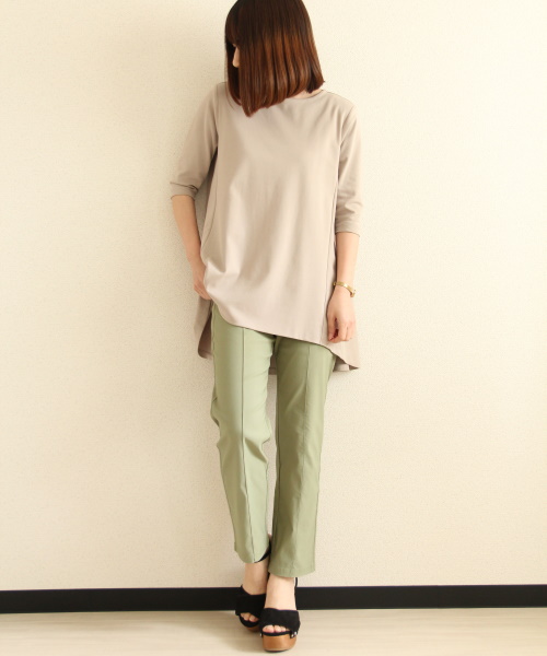 DoCLASSE　ドゥクラッセTシャツ・ラウンドフレア　4,389円（税込）