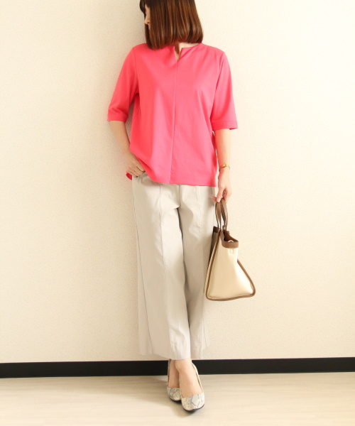 DoCLASSE ドゥクラッセTライト・キーネック/5分袖 4,389円(税込)