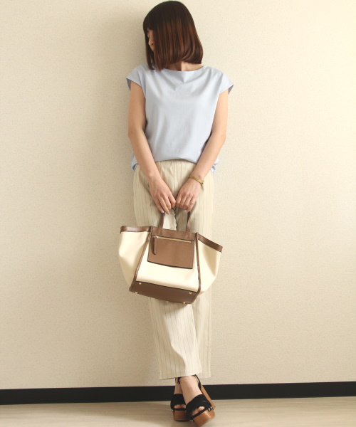 DoCLASSE　ドライタッチ・美脚ストレートパンツ／63㎝　5,489円（税込）