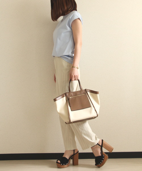 DoCLASSE ドゥクラッセTライト・ボートネック/フレンチ袖 3,289円(税込)