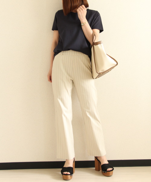 DoCLASSE　ドゥクラッセTライト・クルーネック／半袖　3,289円（税込）