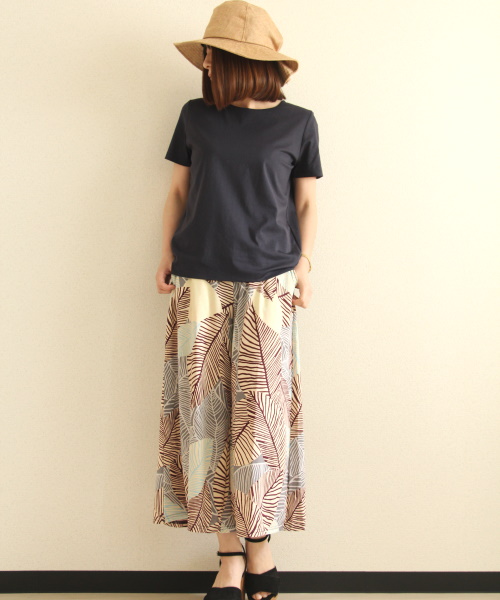 DoCLASSE　ドゥクラッセTライト・クルーネック／半袖　3,289円（税込）