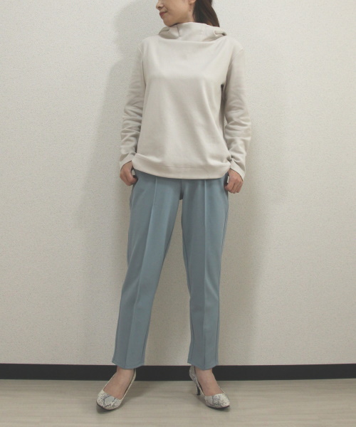 DoCLASSE　接結ストレッチ・フーデッドプルオーバー　3,289円（税込）