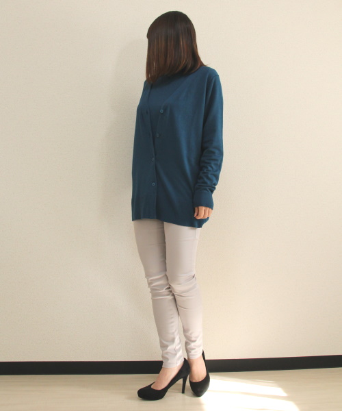 DoCLASSE　シルクフィール・ハイネックアンサンブル　8,789円（税込）