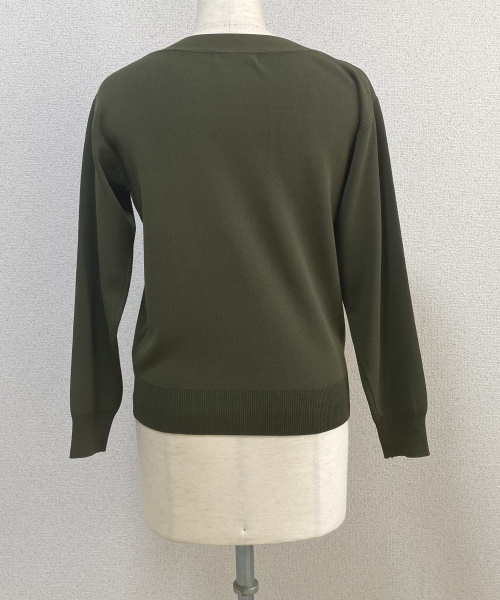 DoCLASSE　総針ニット・ボートネックプルオーバー3,289円（税込）