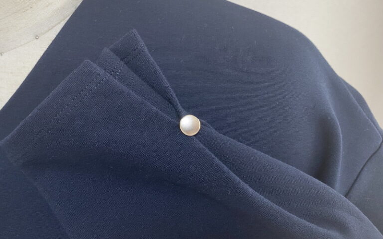 DoCLASSE　ファインポンチ・立体Vネックセットアップ　9,889円（税込）