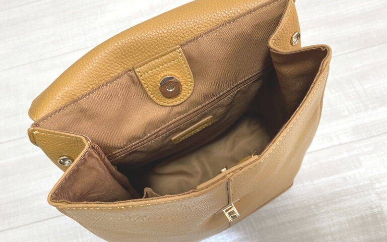 DoCLASSE　牛革コンビ×3WAYバックパック　10,989円（税込）