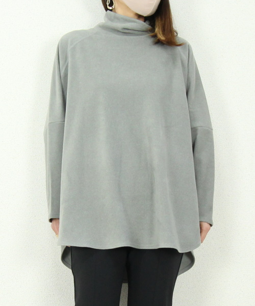 DoCLASSEマシュマロタッチ・ハイネック　5,489円（税込）