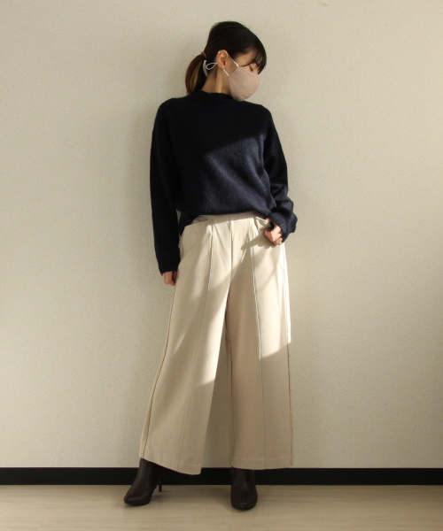 DoCLASSEフラッフィーニット・バイアスハイネック　5,489円（税込）