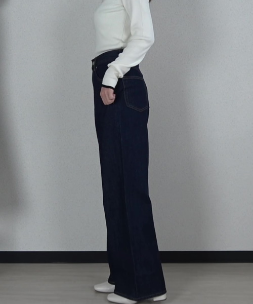 GU#3　トップス×デニムパンツ