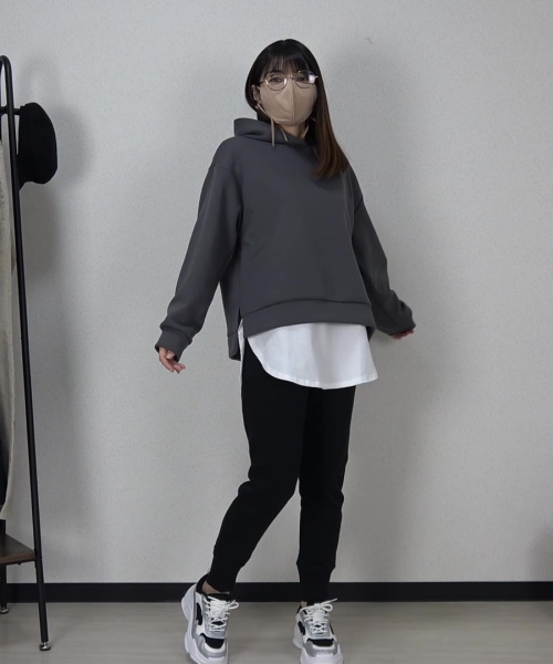 #9　パーカーレイヤード×イージーパンツ