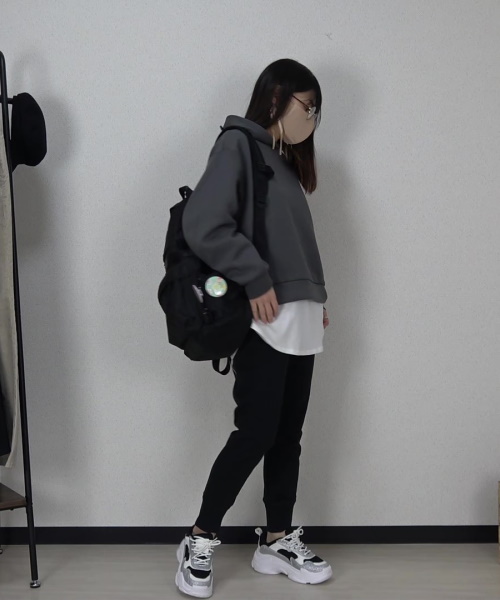 #9　パーカーレイヤード×イージーパンツ