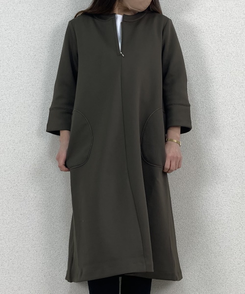 DoCLASSE　ダブル編みジャージー・キーネックワンピース