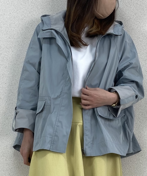 DoCLASSE　二重織リバーシブル・ショートフーディ