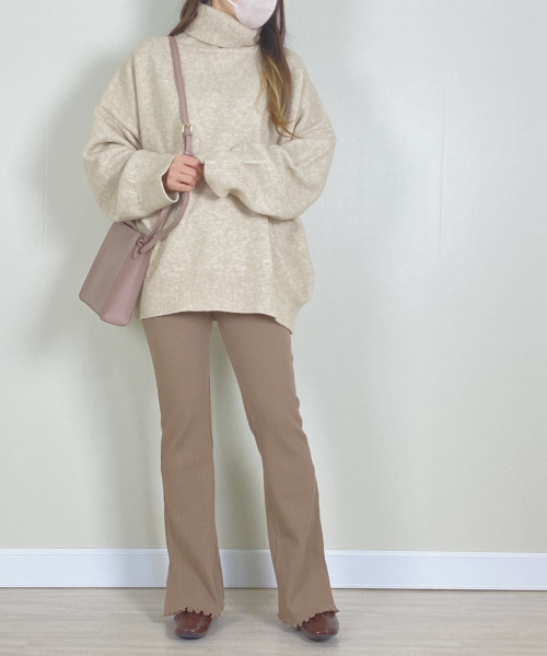 NOAHL　リブフレアパンツ　 3,300円 (税込)