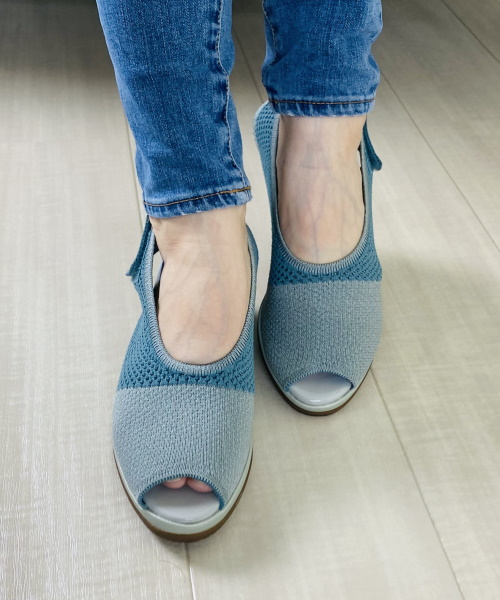 fitfit　しなやかウェッジニットサンダル