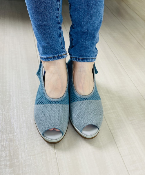 fitfit　しなやかウェッジニットサンダル