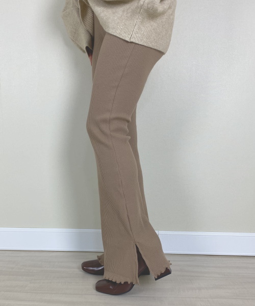 NOAHL　リブフレアパンツ　3,300円 (税込)